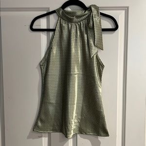 Satin sleeveless top💚